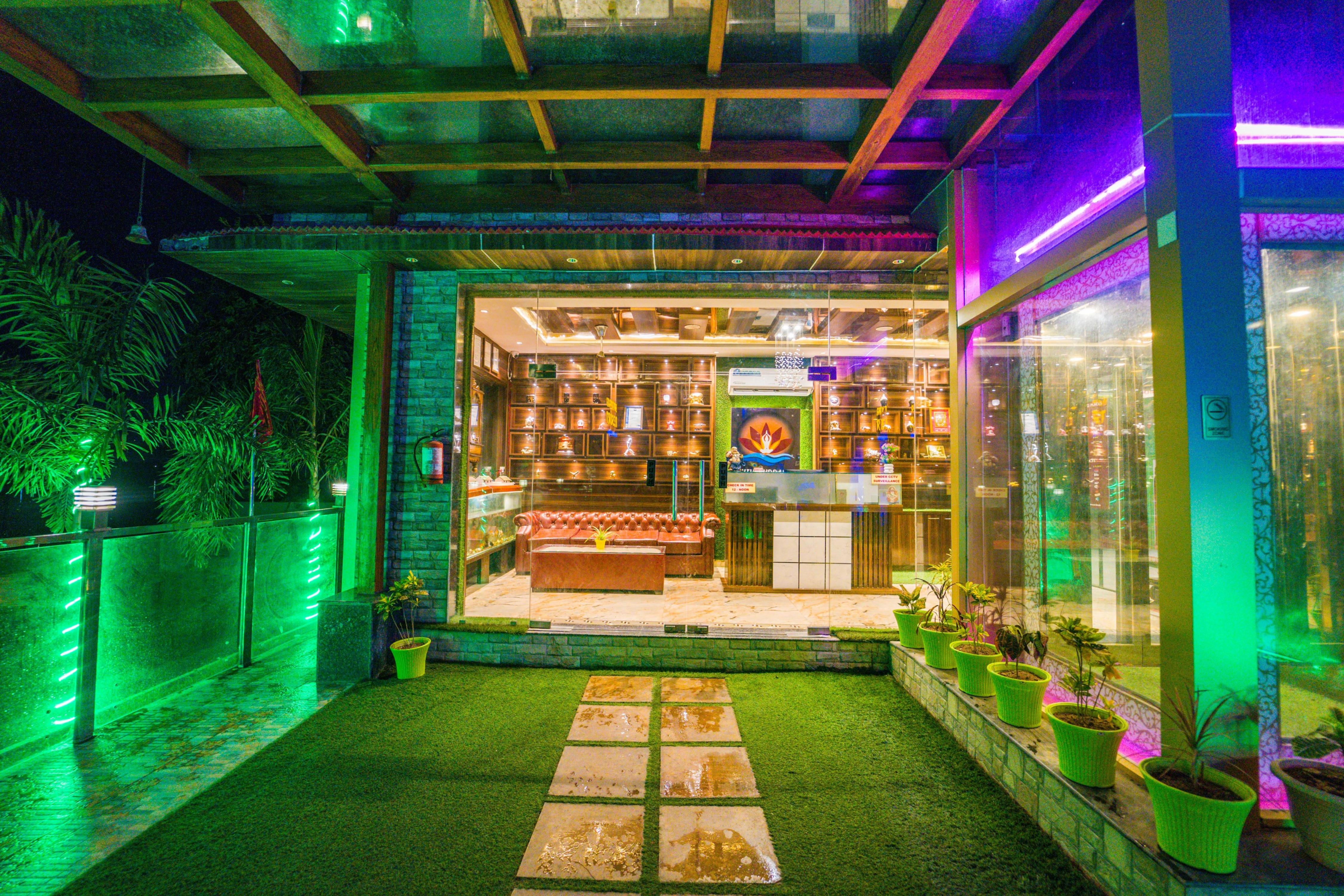 Shiv Rudraksh Resort - Near Assi Ghat