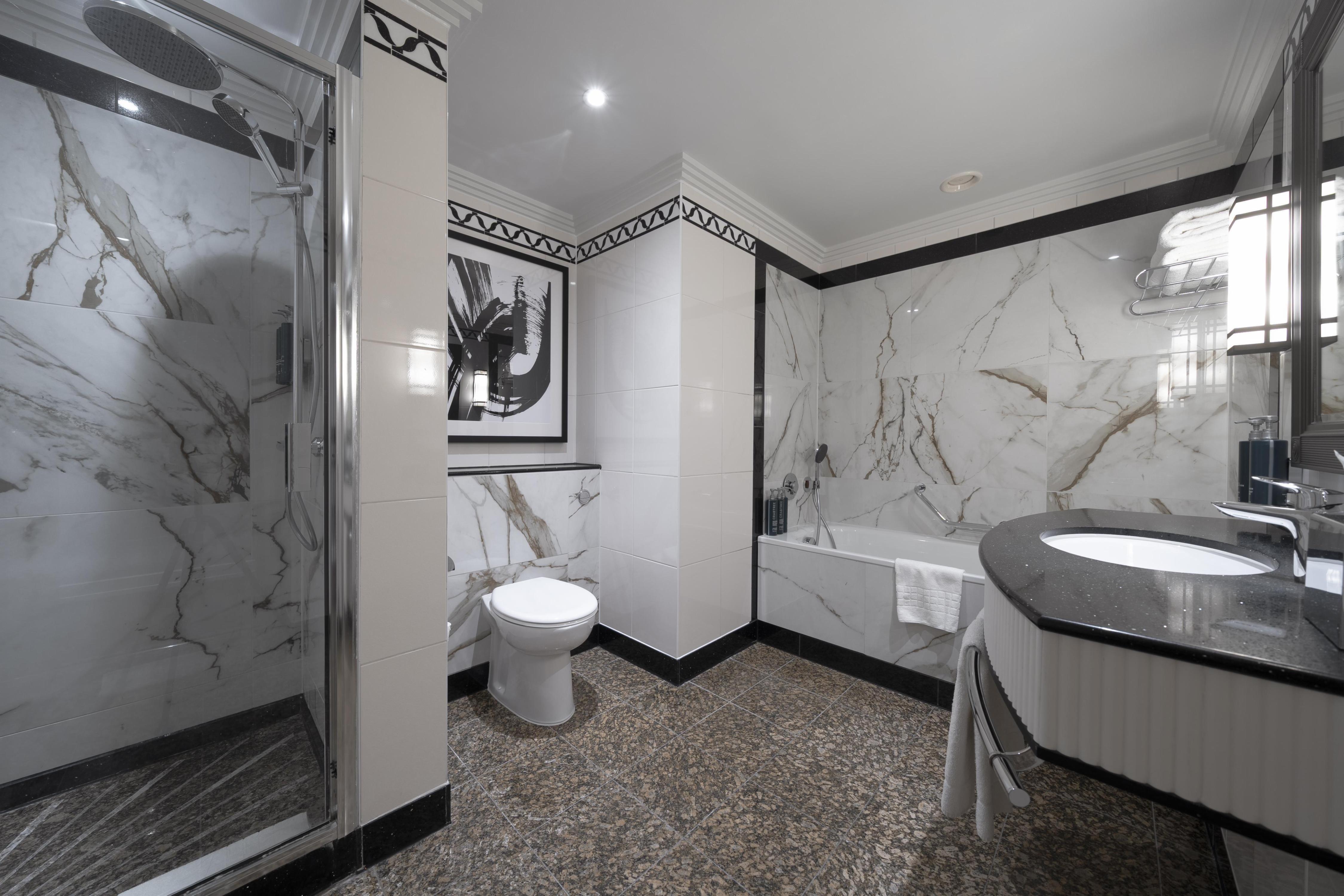 Hilton London Paddington Room Type - SIGNATURE JUNIOR SUITE
