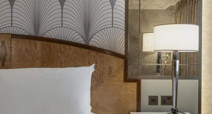 Hilton London Paddington Room Type - SIGNATURE DELUXE KING