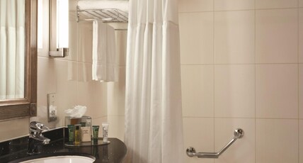 Hilton London Paddington Room Type - DOUBLE HILTON GUEST ROOM