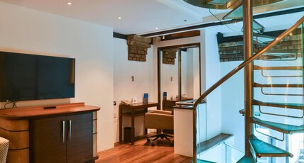 Hilton London Paddington Room Type - TOWER SUITE
