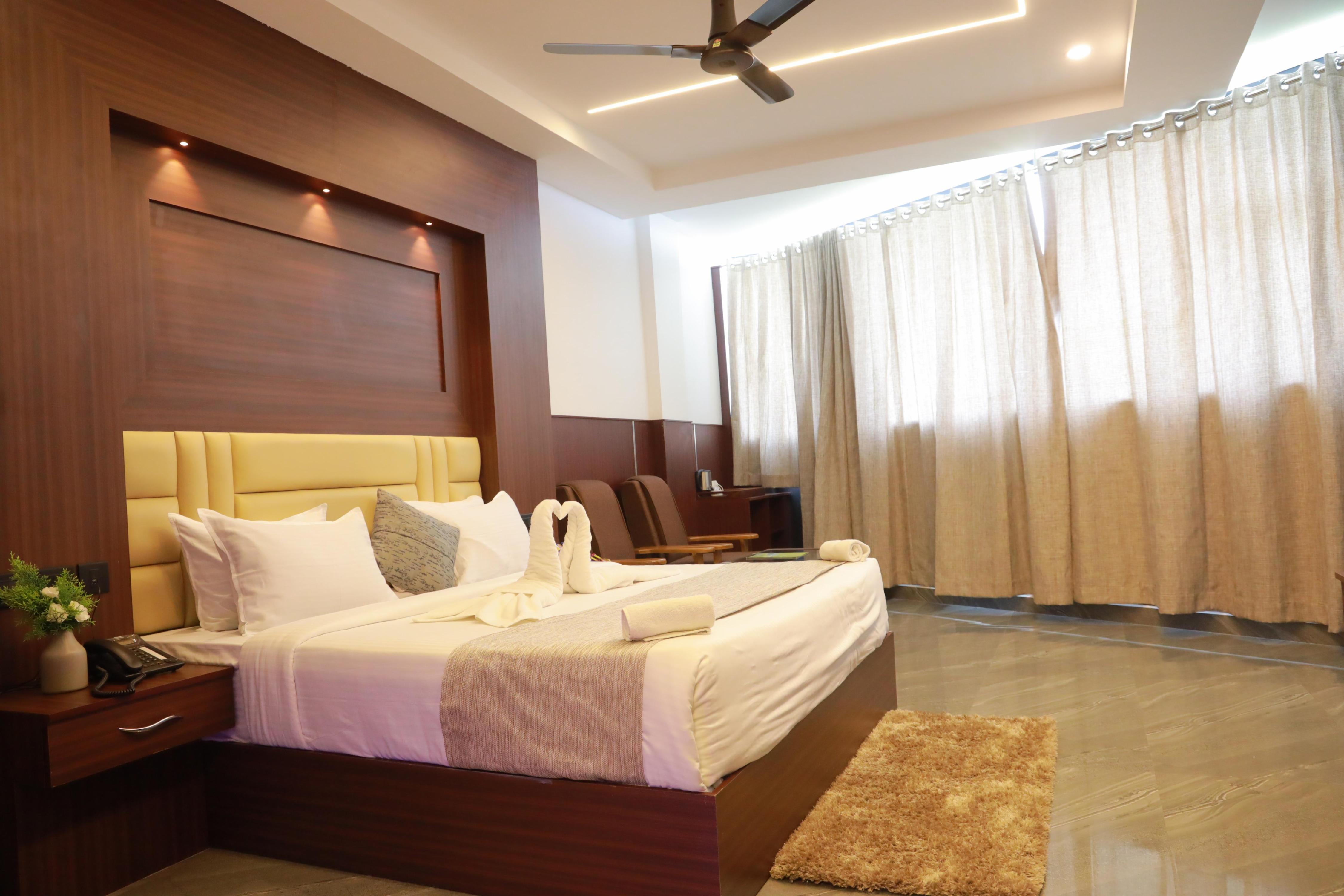 Moonline | Valley-view Rooms and Restaurant Room Type - SUPERIOR  AC ROOM