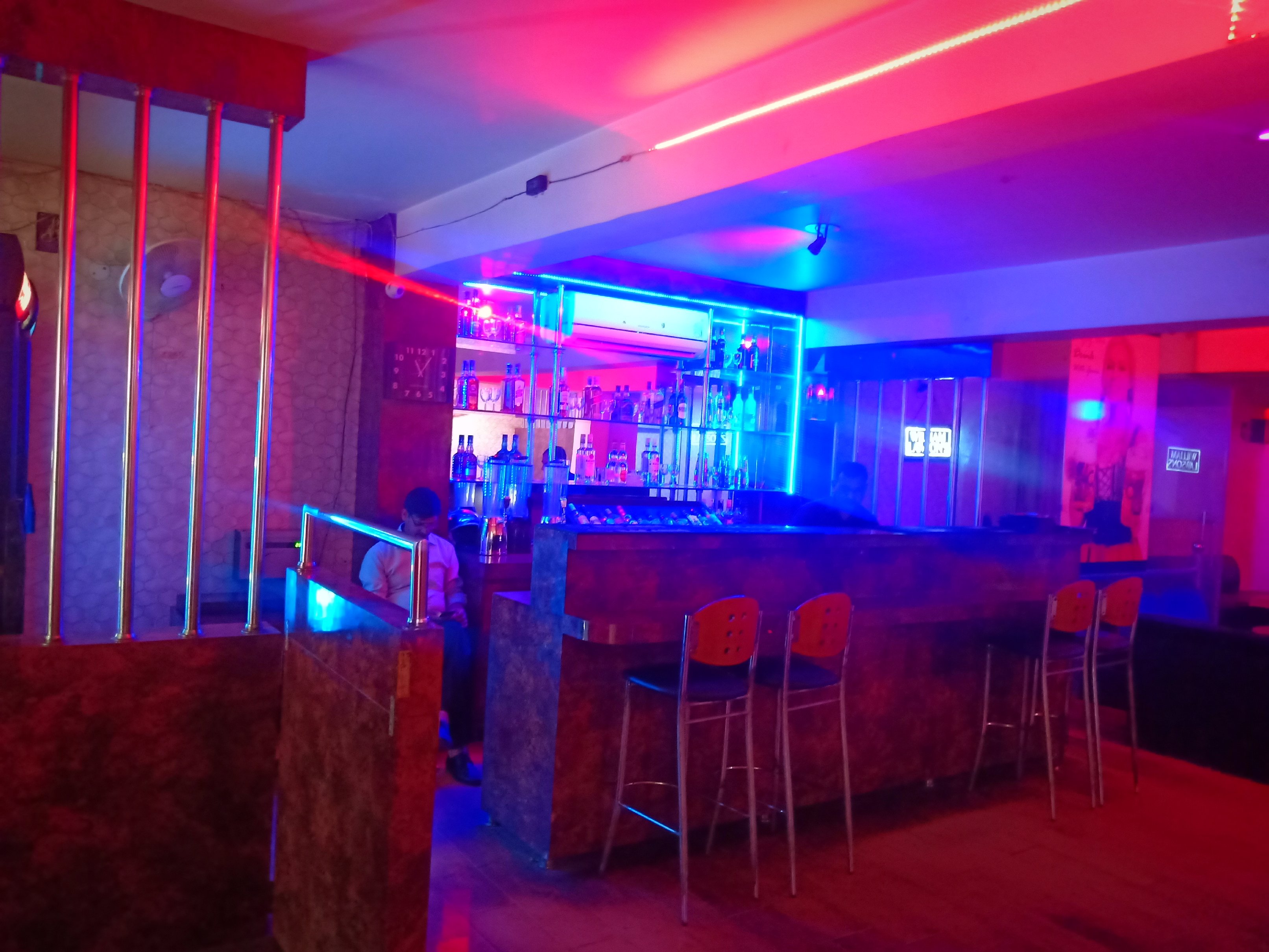 HOTEL ROYAL PALACE - Tap to explore photos