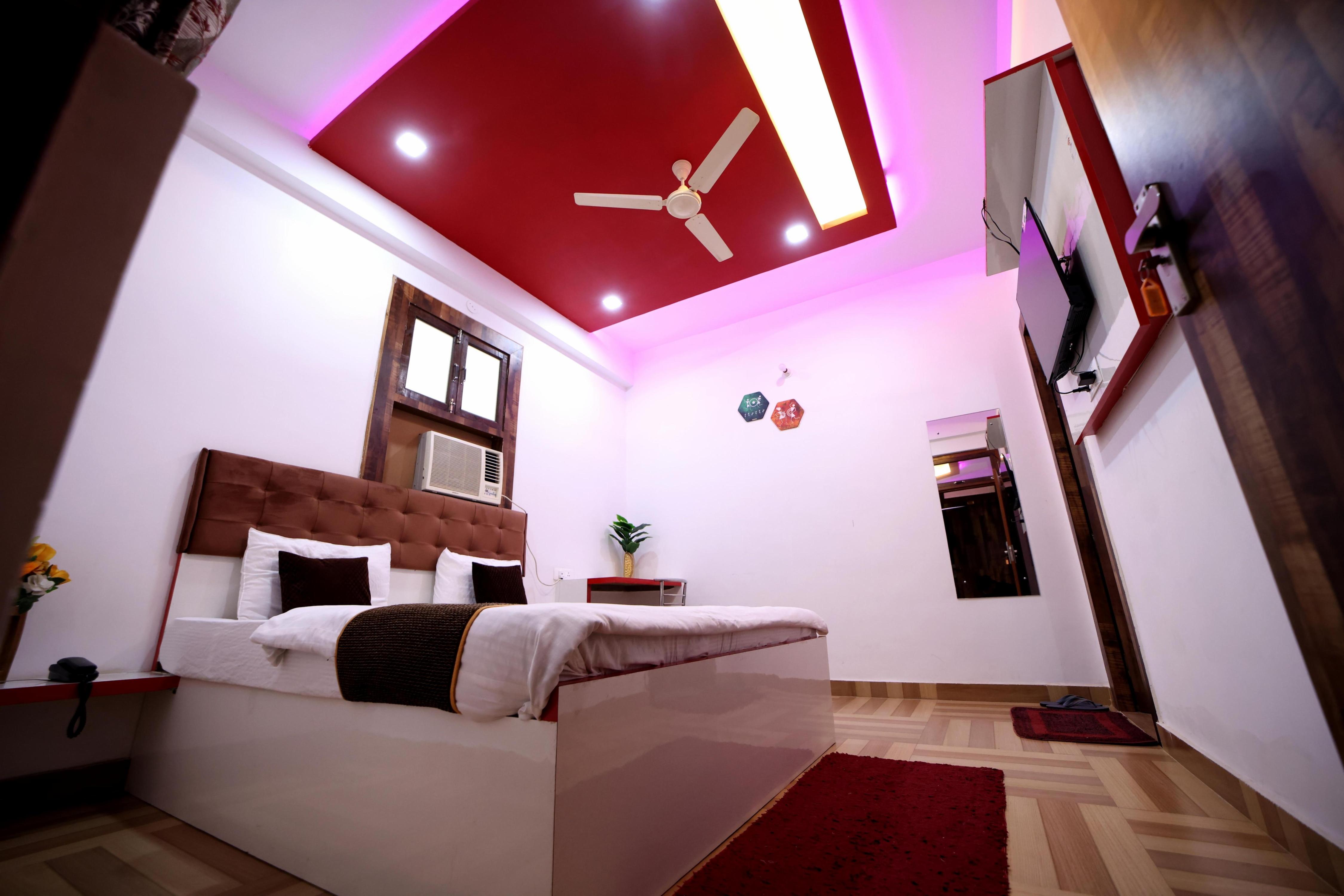 Hotel Taj Niwas Room Type - Super Deluxe Room