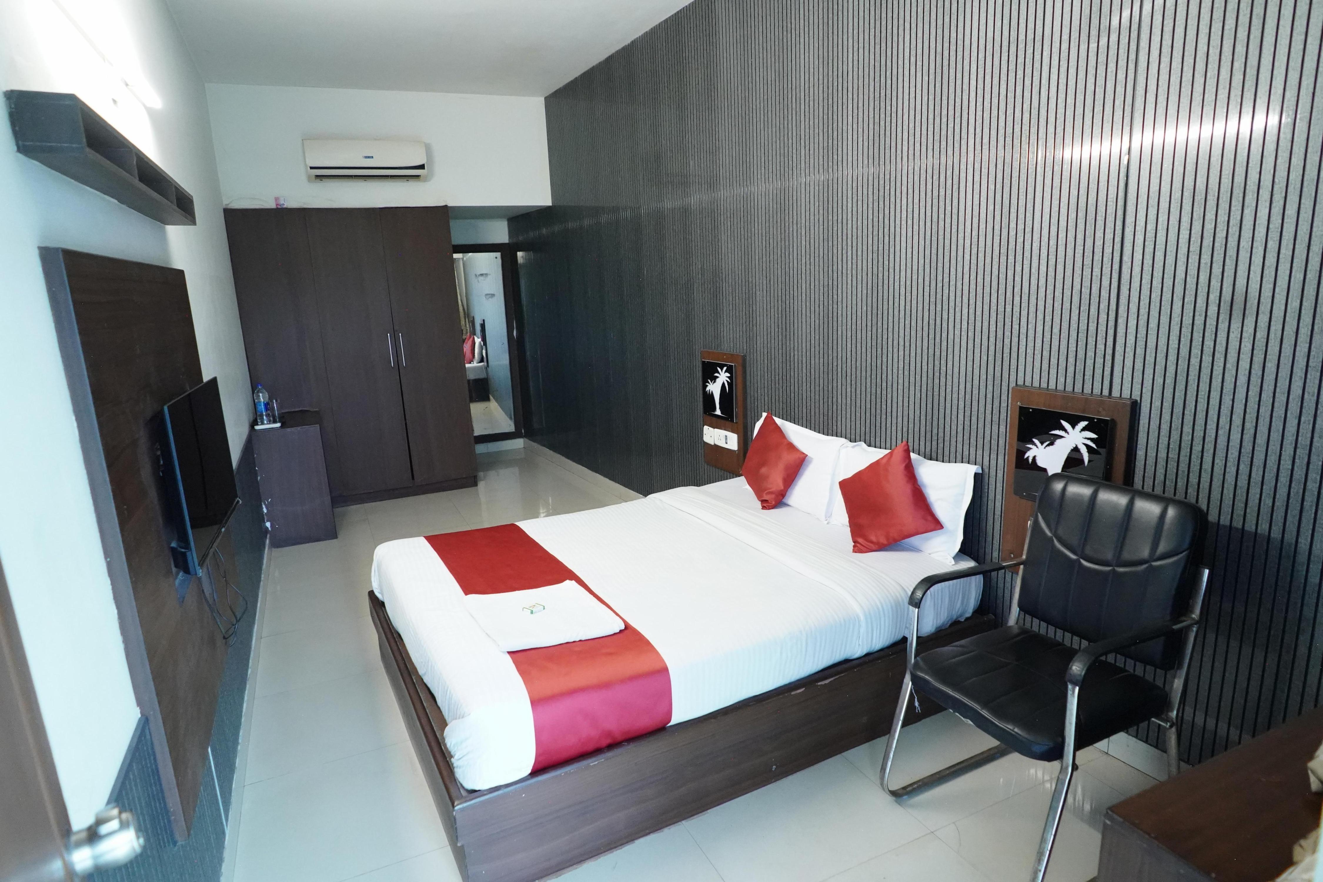 Capitol Inn - Tap to explore photos