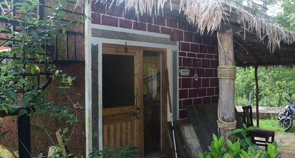 Jungle Wood House Home Stay Room Type - Couple Normal Room