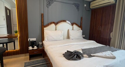 Hotel Sunview Room Type - Deluxe room with Balcony (Twin or King)