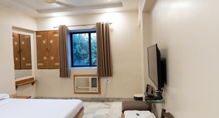 Hotel Jasneel Room Type - Deluxe Room Hotel Jasneel Room Type - Deluxe Room