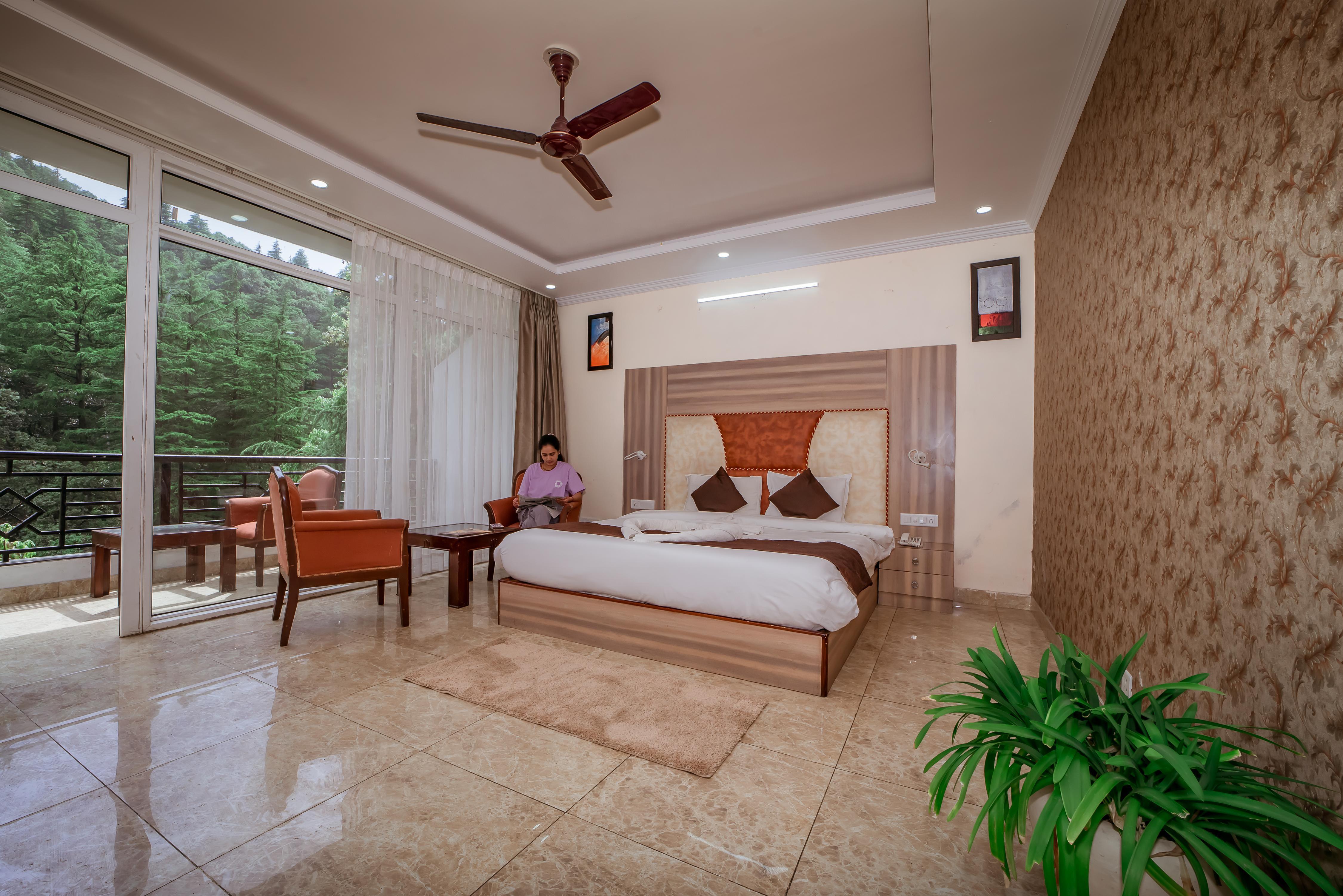 Hotel White Pearl- 2 km from Chail Palace & Stone Shiv Temple Room Type - Luxury Deluxe Room | Private Balcony | Valley View Hotel White Pearl- 2 km from Chail Palace & Stone Shiv Temple Room Type - Luxury Deluxe Room | Private Balcony | Valley View