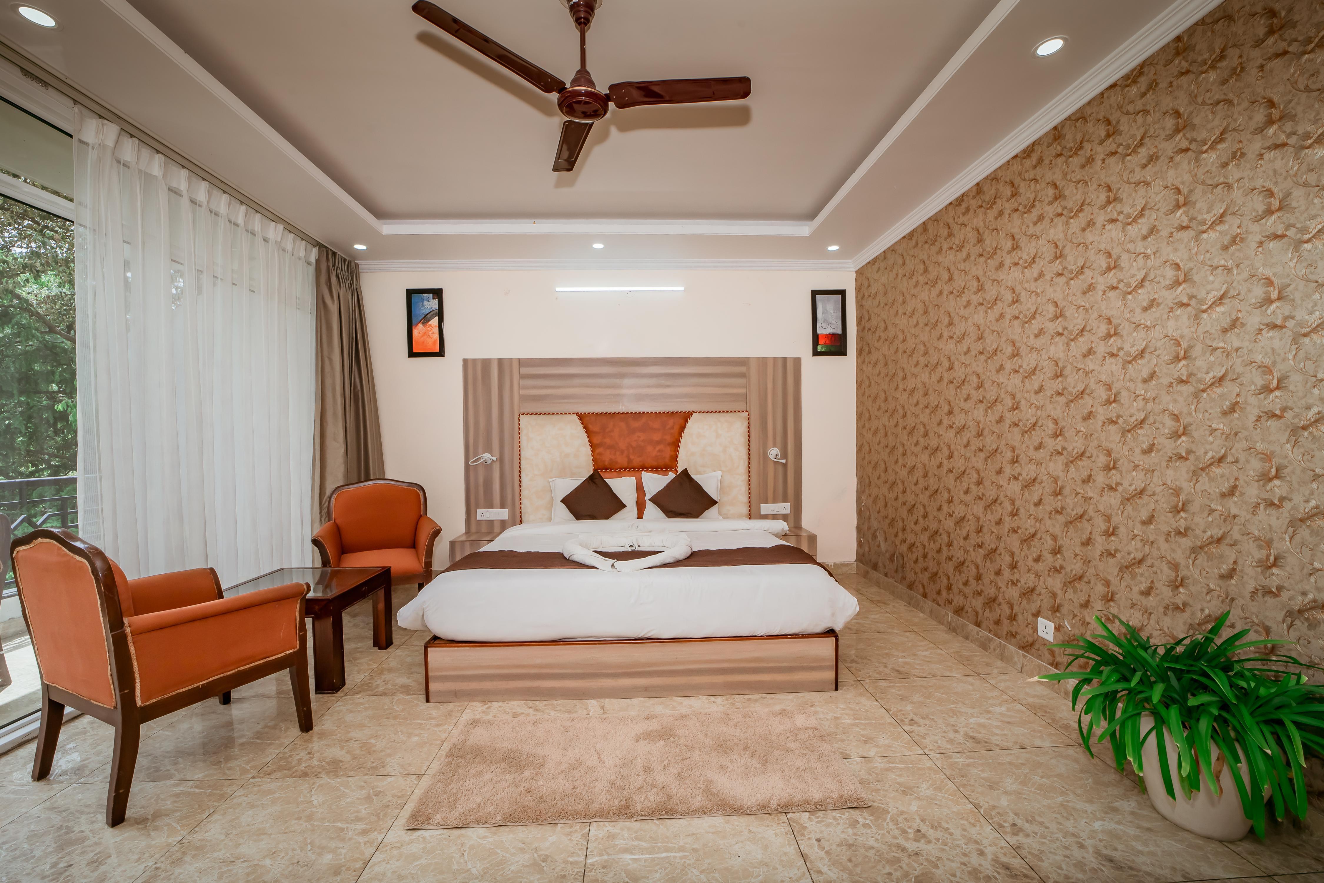 Hotel White Pearl- 2 km from Chail Palace & Stone Shiv Temple Room Type - Super Deluxe Room | Private Balcony | Valley View Hotel White Pearl- 2 km from Chail Palace & Stone Shiv Temple Room Type - Super Deluxe Room | Private Balcony | Valley View