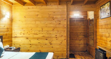 Royal Woods By D.L.C. RESORT Room Type - Deluxe Room