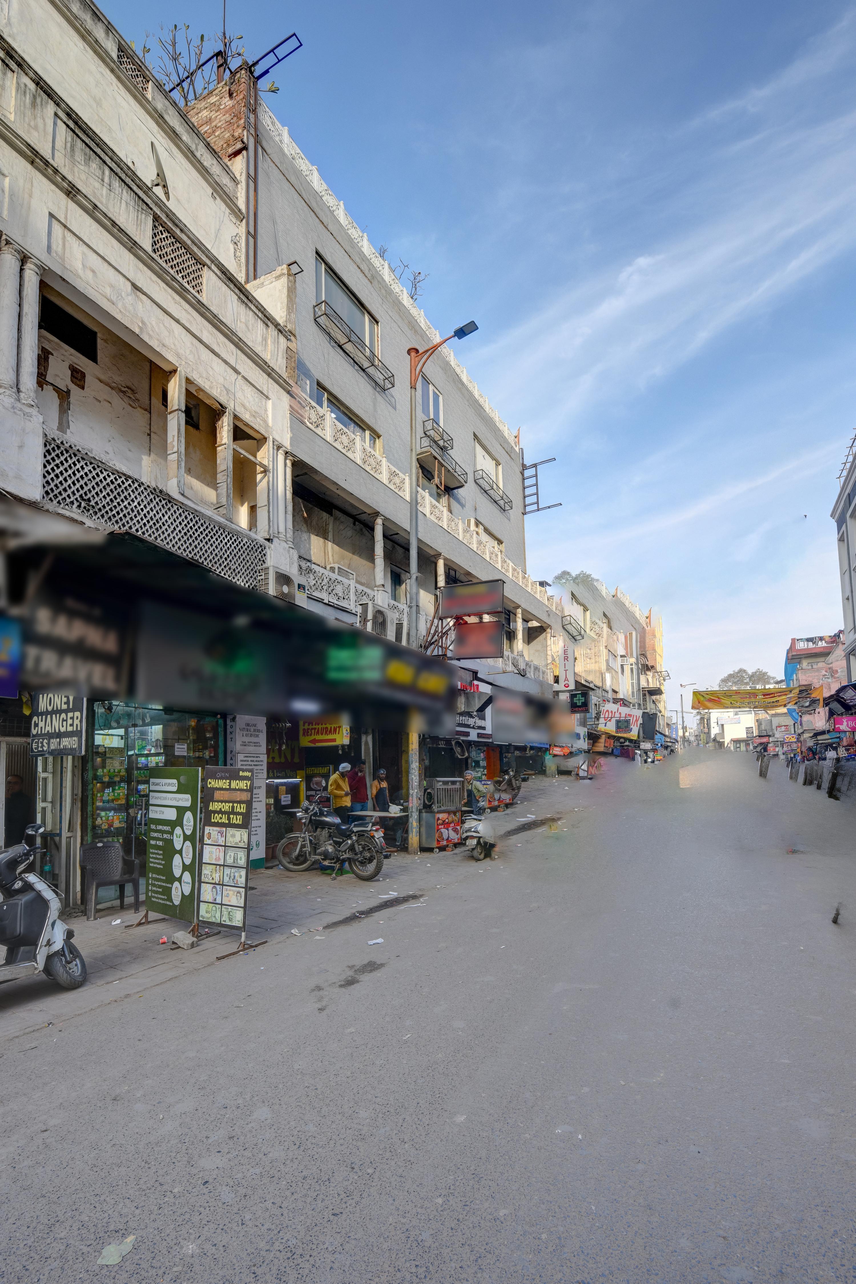 Hotel Heritage Home Paharganj - 3 mins from Railway Station - Tap to explore photos