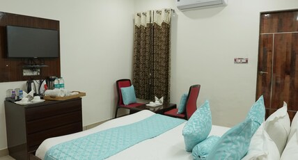 Staykart Lotus Room Type - Superior king Room