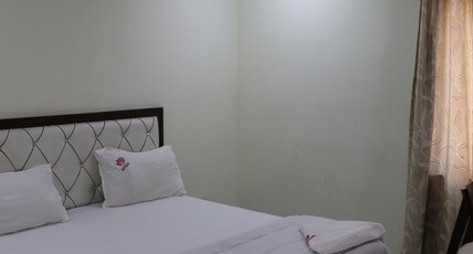 Ganapati Sai Sri Hotel Satkar Room Type - Standard Room Ganapati Sai Sri Hotel Satkar Room Type - Standard Room