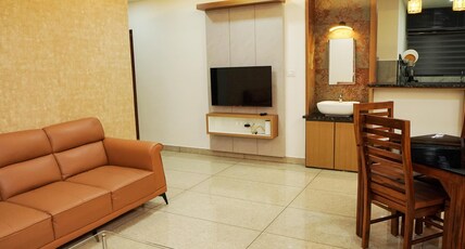 HILUX INN Room Type - Premium Three-Bedroom Apartment (2002,3002)