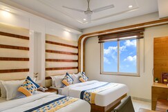 Hotel York Legacy 2 Min from New Delhi Railway Station & Connaught Palace