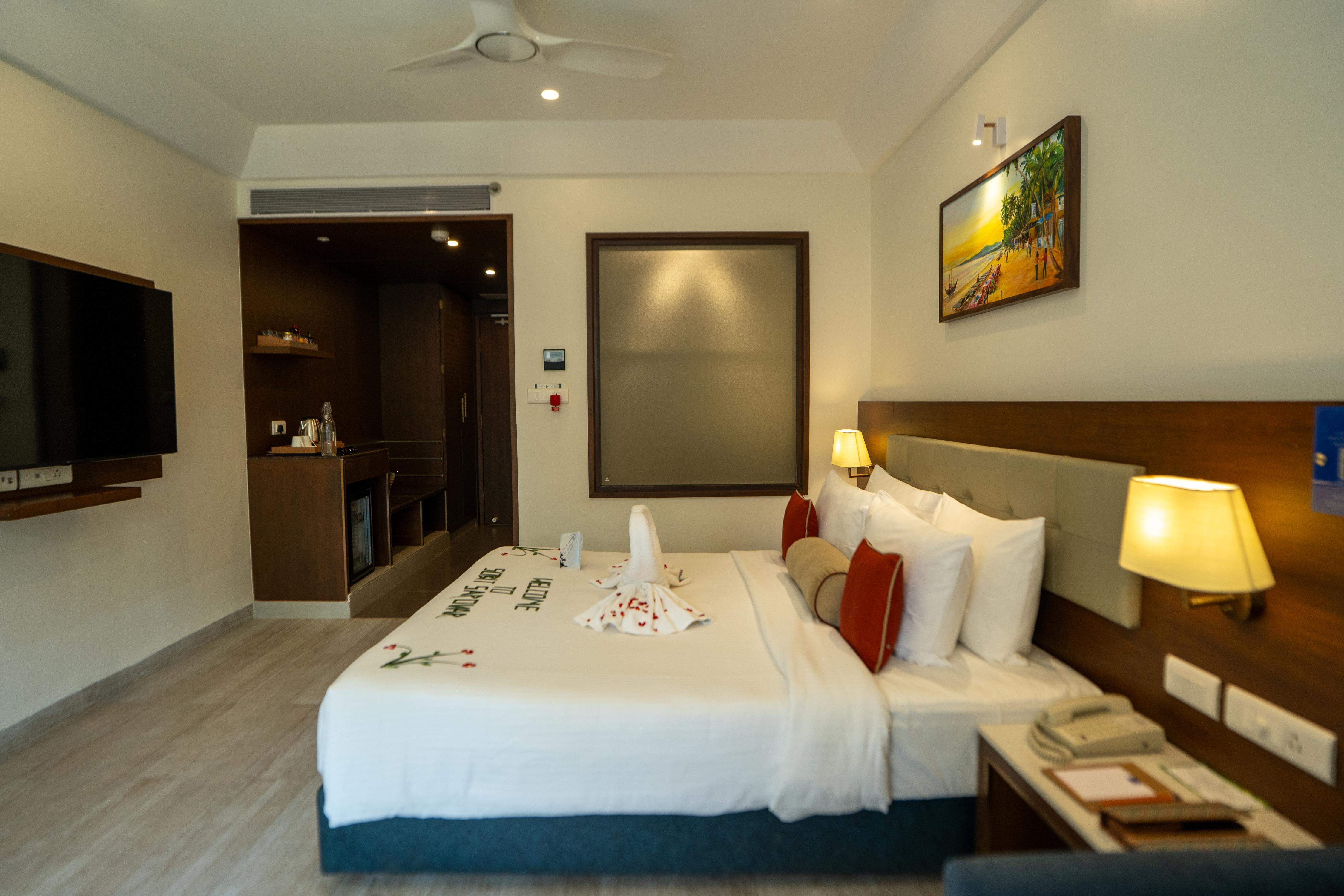 Sobit Sarovar Portico Room Type - Deluxe Double Room with Balcony