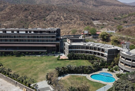 Seasons Park Resort & Spa