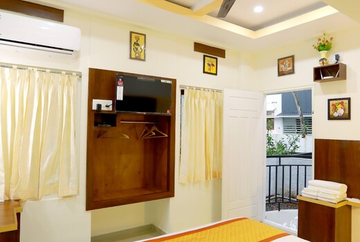Base9 Airport Hotel