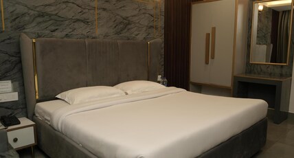 MARVEL HILLS RESORT Room Type - Deluxe Room With Balcony