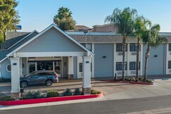 Best Western Town & Country Lodge