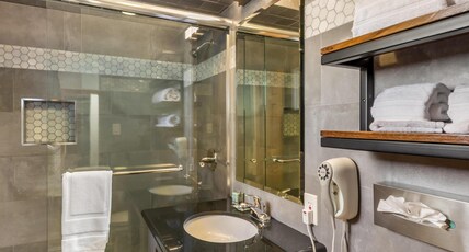 Best Western Pine Tree Motel Room Type - 1 Queen Bed, Non-Smoking, High Speed Internet Access, Coffee Maker, Hairdryer, Iron And Ironing Boar Best Western Pine Tree Motel Room Type - 1 Queen Bed, Non-Smoking, High Speed Internet Access, Coffee Maker, Hairdryer, Iron And Ironing Boar