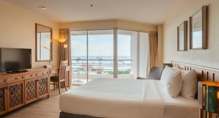 Sandy Spring Hotel Room Type - 1 Bedroom Suite with Sea View Sandy Spring Hotel Room Type - 1 Bedroom Suite with Sea View