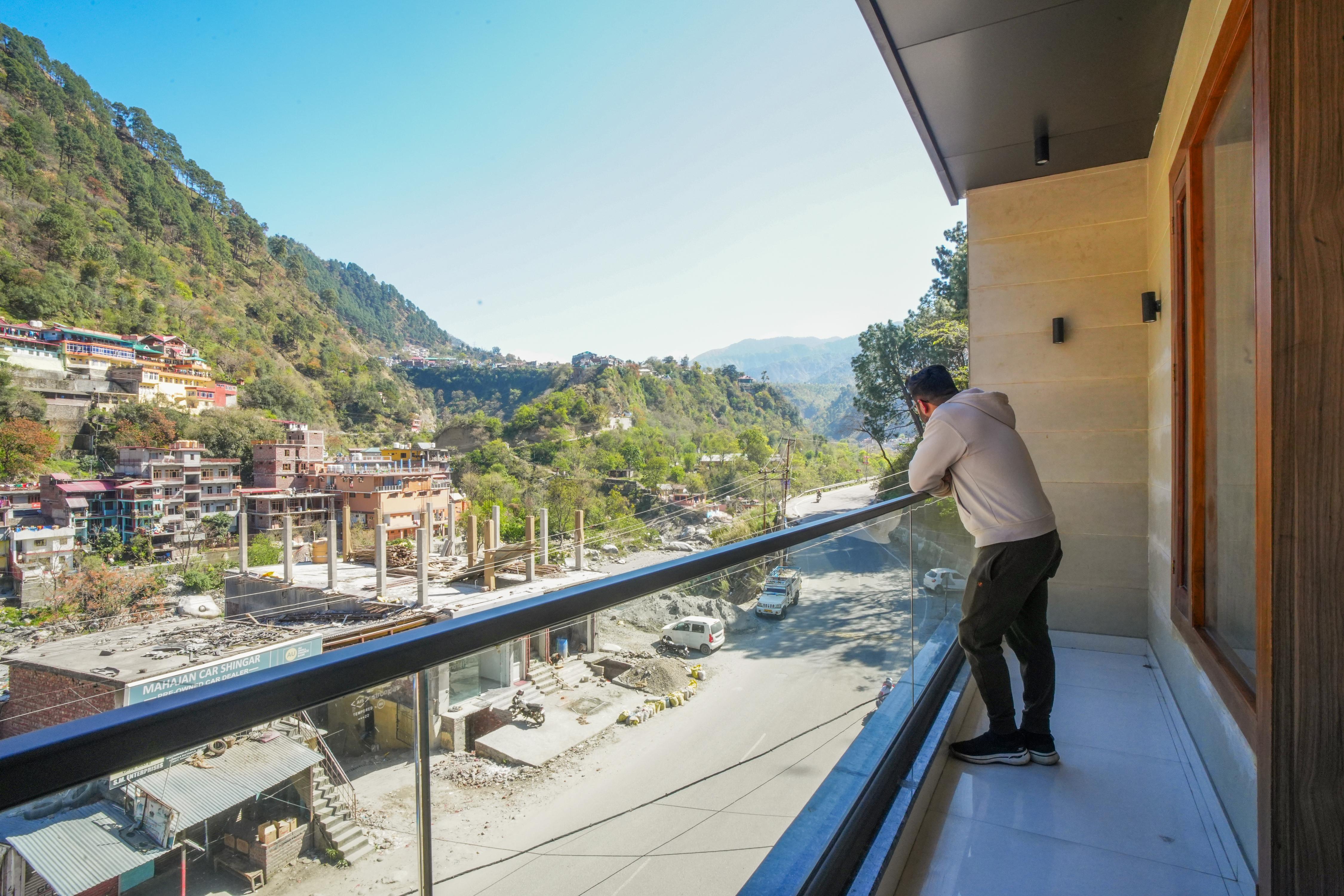 Jannat Hotel, Chamba Himachal Room Type - Super Deluxe Room