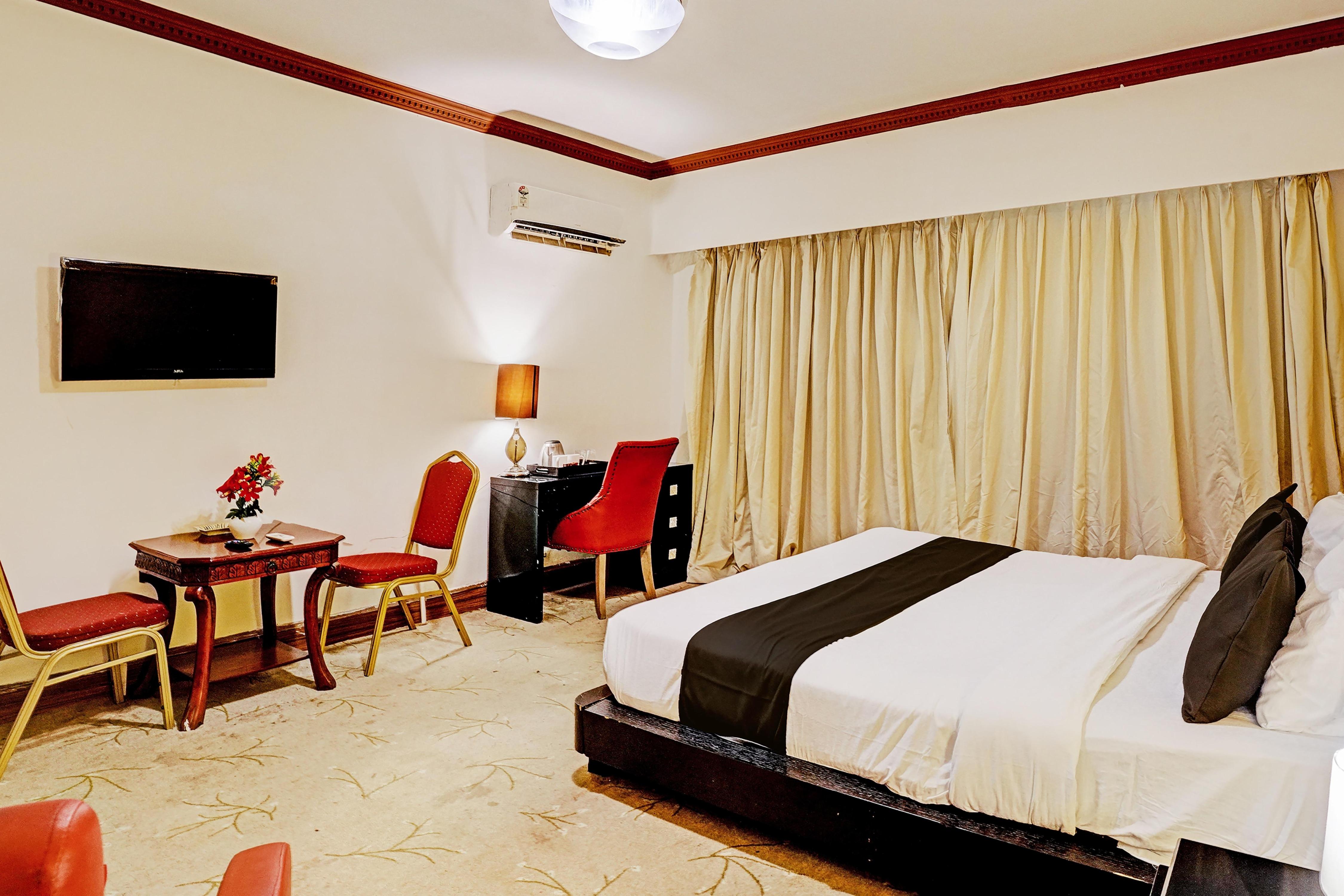 Townhouse Royal Palms Hotel - Lily Collection - Tap to explore photos