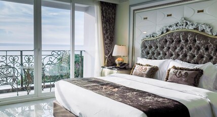 LK Emerald Beach Room Type - Deluxe King Bed Sea View