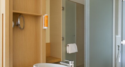Premier Inn Dubai Dragon Mart Room Type - Non-Smoking - Twin Room Premier Inn Dubai Dragon Mart Room Type - Non-Smoking - Twin Room
