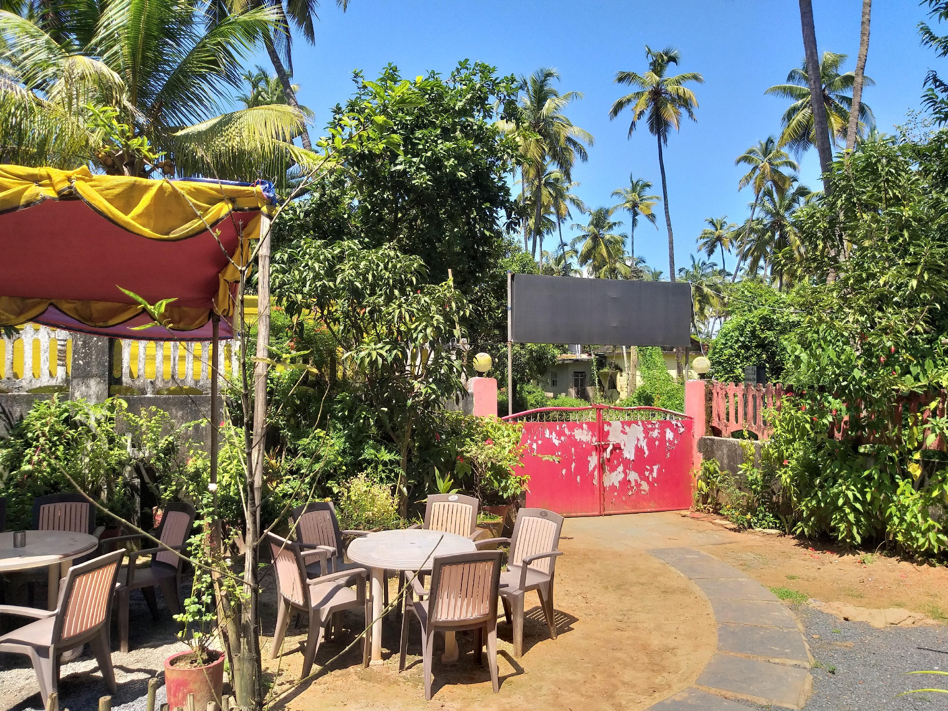 VIMOKSHA Hostel by Kailasha - Tap to explore photos