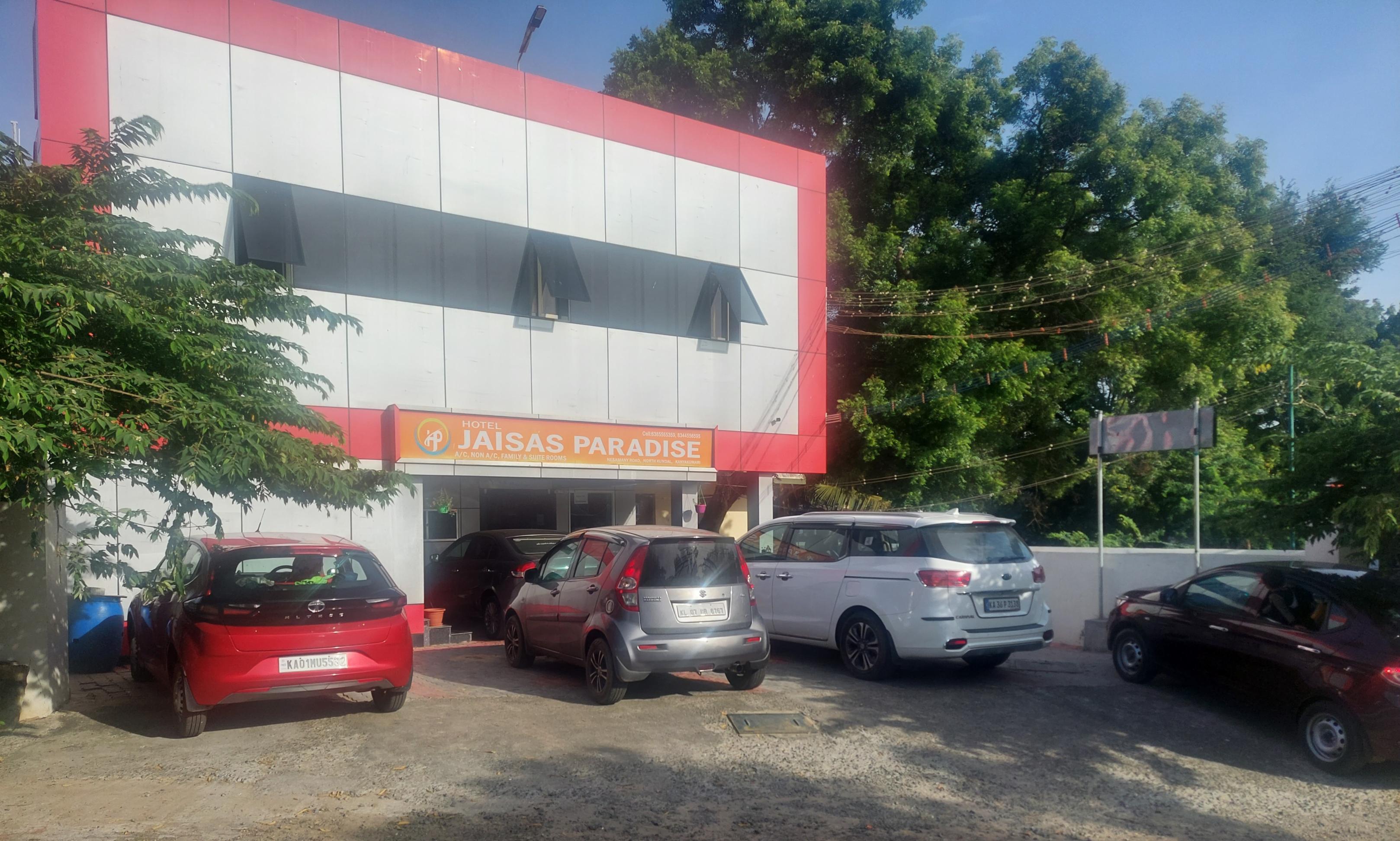 Hotel Jaisas Paradise - Tap to explore photos