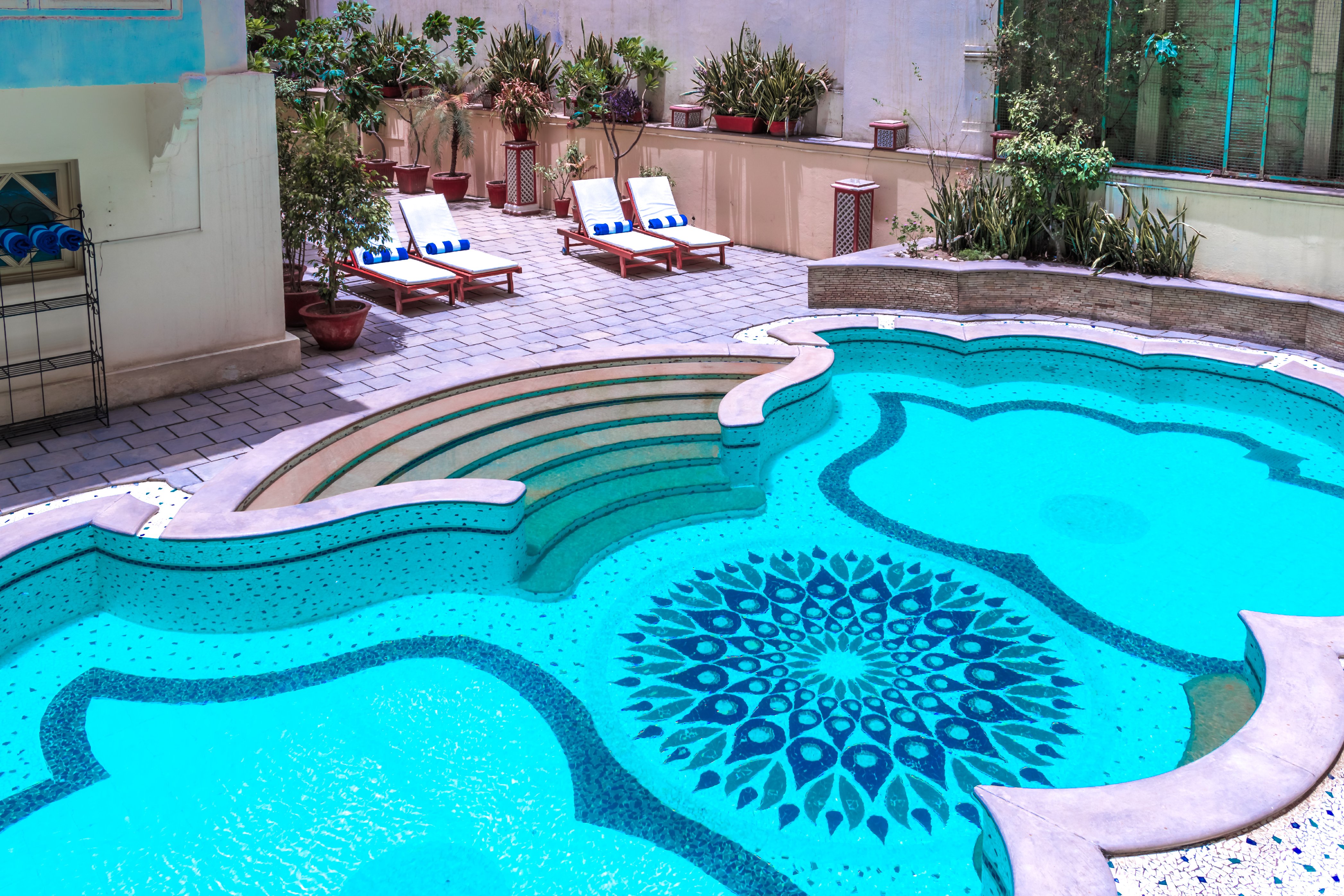 Hotel Mandawa Haveli - Tap to explore photos