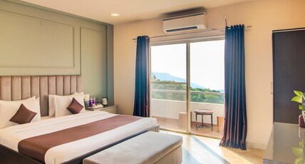 Harmony Palace  Behind Mapro Garden Room Type - Executive Rooms with Balcony - 2nd Floor (Valley View)