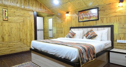Hotel Bamboo Castle Room Type - Luxurious Deluxe