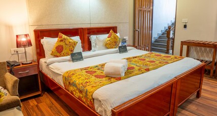Muscatel Nirvana @Mall Road Room Type - Deluxe Room ( Only 2 Person + 1 Child ) - No View Room