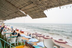 Janet & John's Beach Resort since 1989