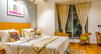 Hotel Nova Boutique Room Type - Silk Room Jacuzzi Tub Bath with Bubble Massage