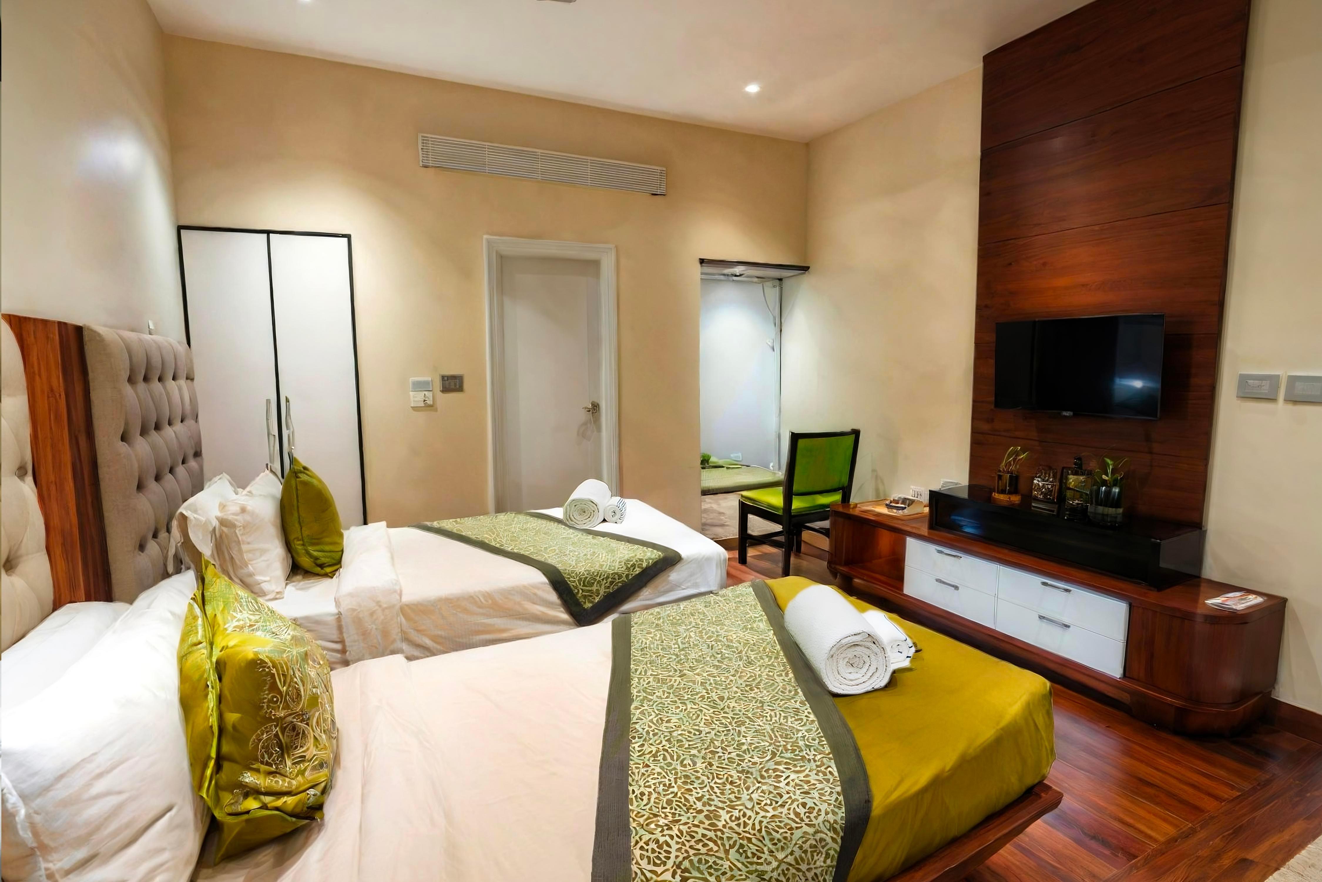 Park Signature Hotels - Royal Benza - Tap to explore photos