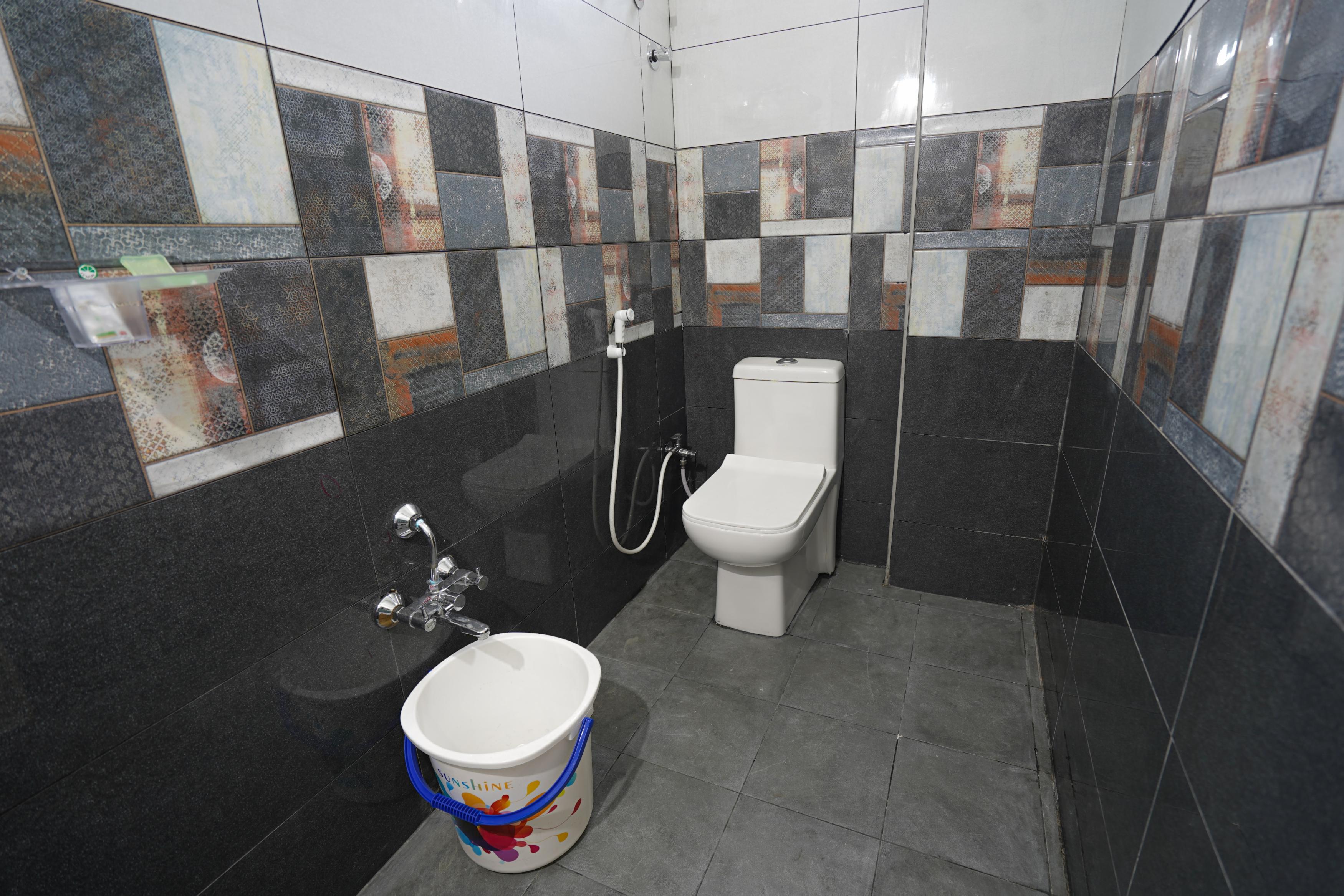IRA Homestay - Tap to explore photos