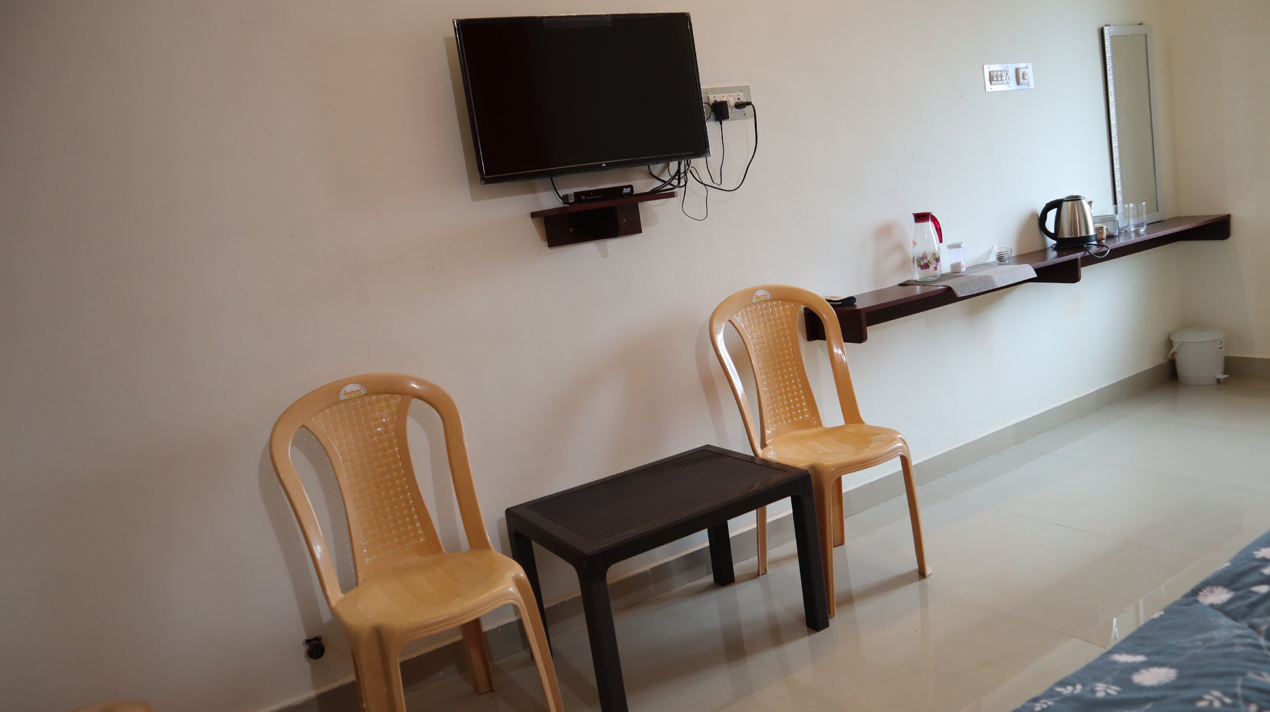 TIRUMALA VENKATESWARA LODGING SERVICES - Tap to explore photos