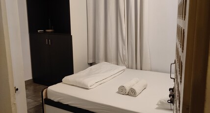 Woke Hostel Indiranagar Room Type - Double Deluxe - Modest