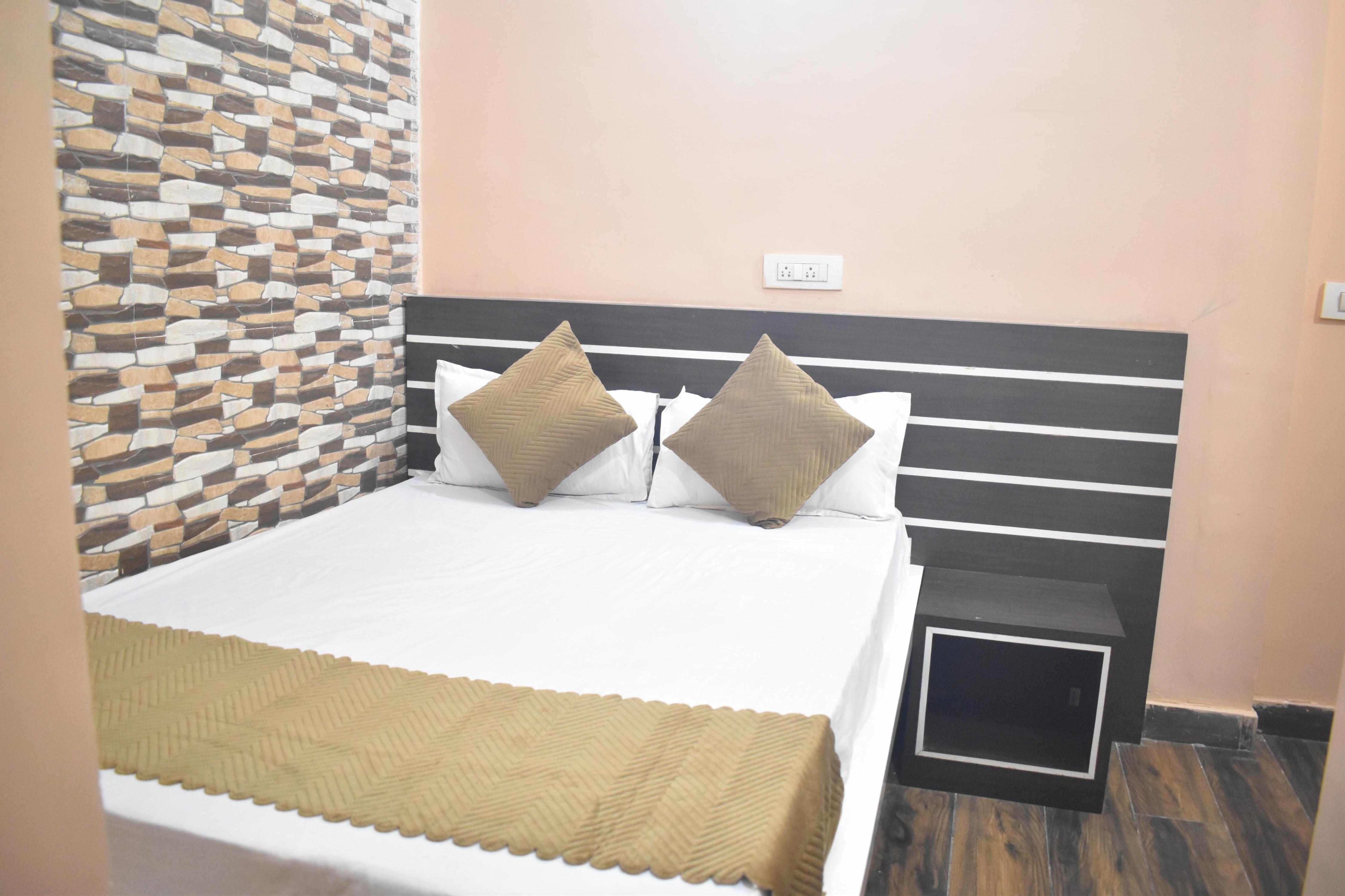 Hotel Ajit Residency (500 Meter From RANCHI RAILWAY STATION) - Tap to explore photos