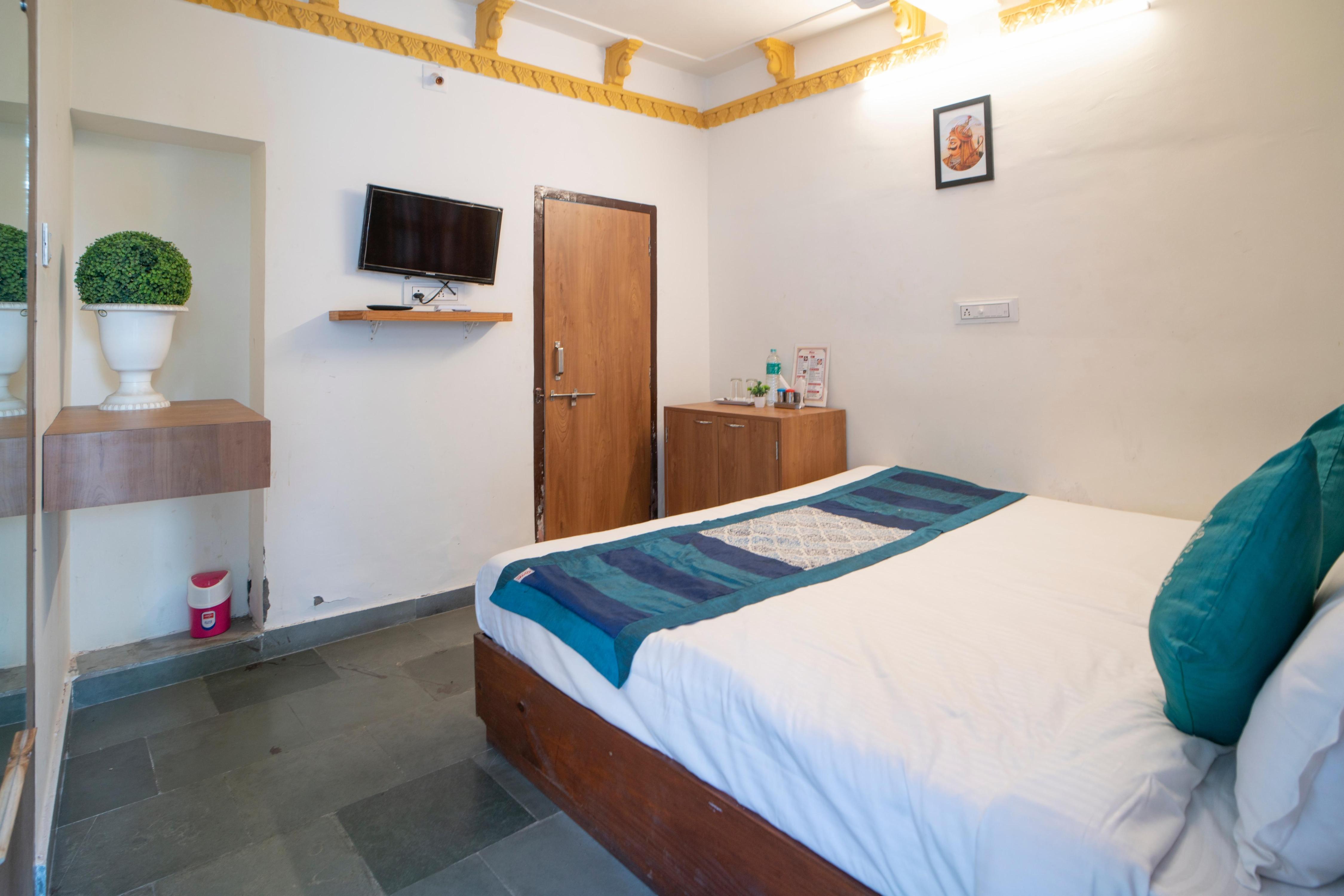 Ambavgarh Palace Room Type - Deluxe room