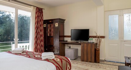 Stone Wood Riverfront Resort Room Type - Pool front Room