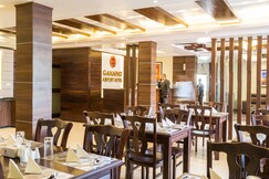 Ganapati Airport Hotel