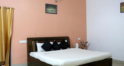 TIGER INN Room Type - Deluxe Non AC