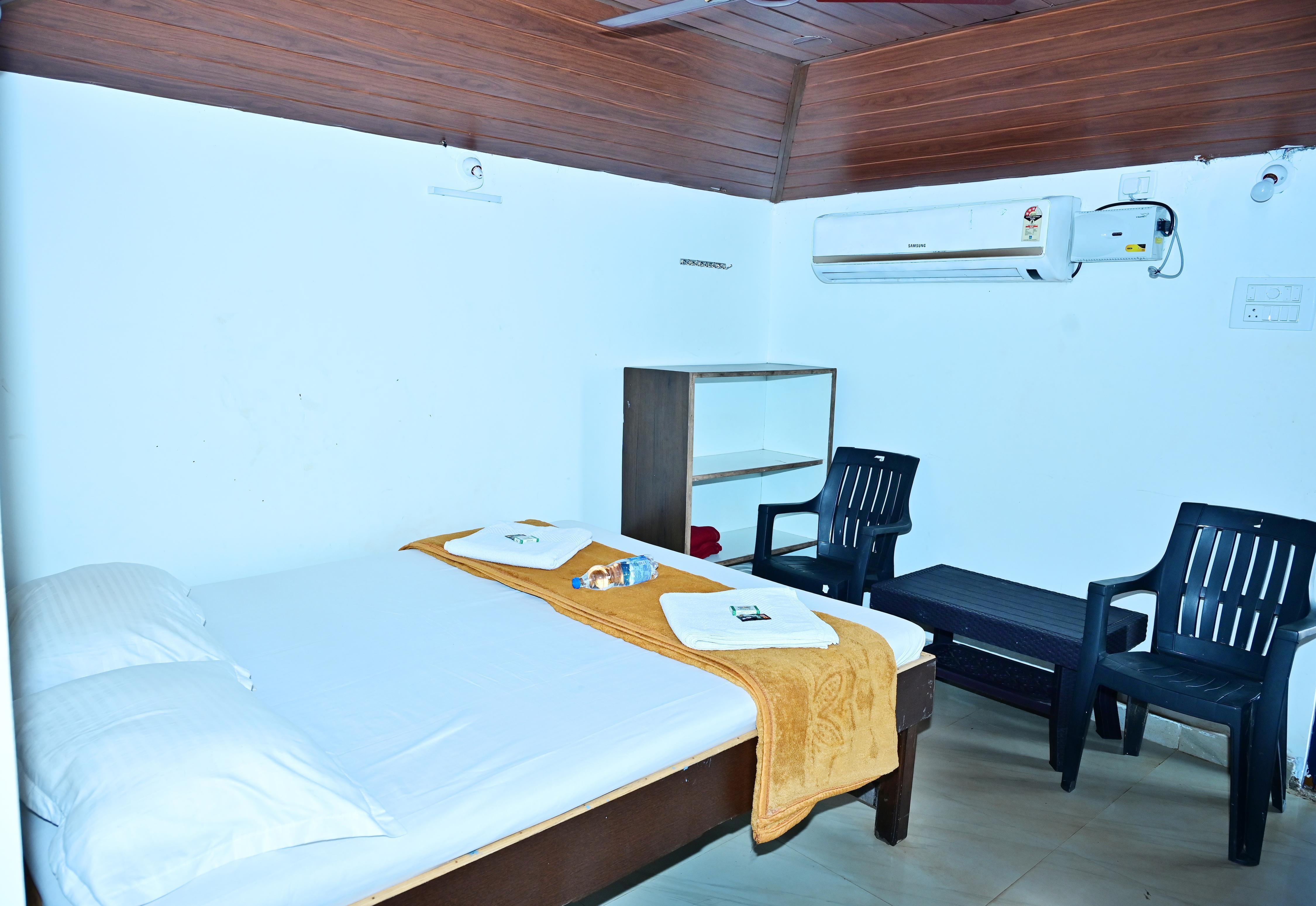 R K Beach Cottage | Private Rooms & Dorms - Tap to explore photos