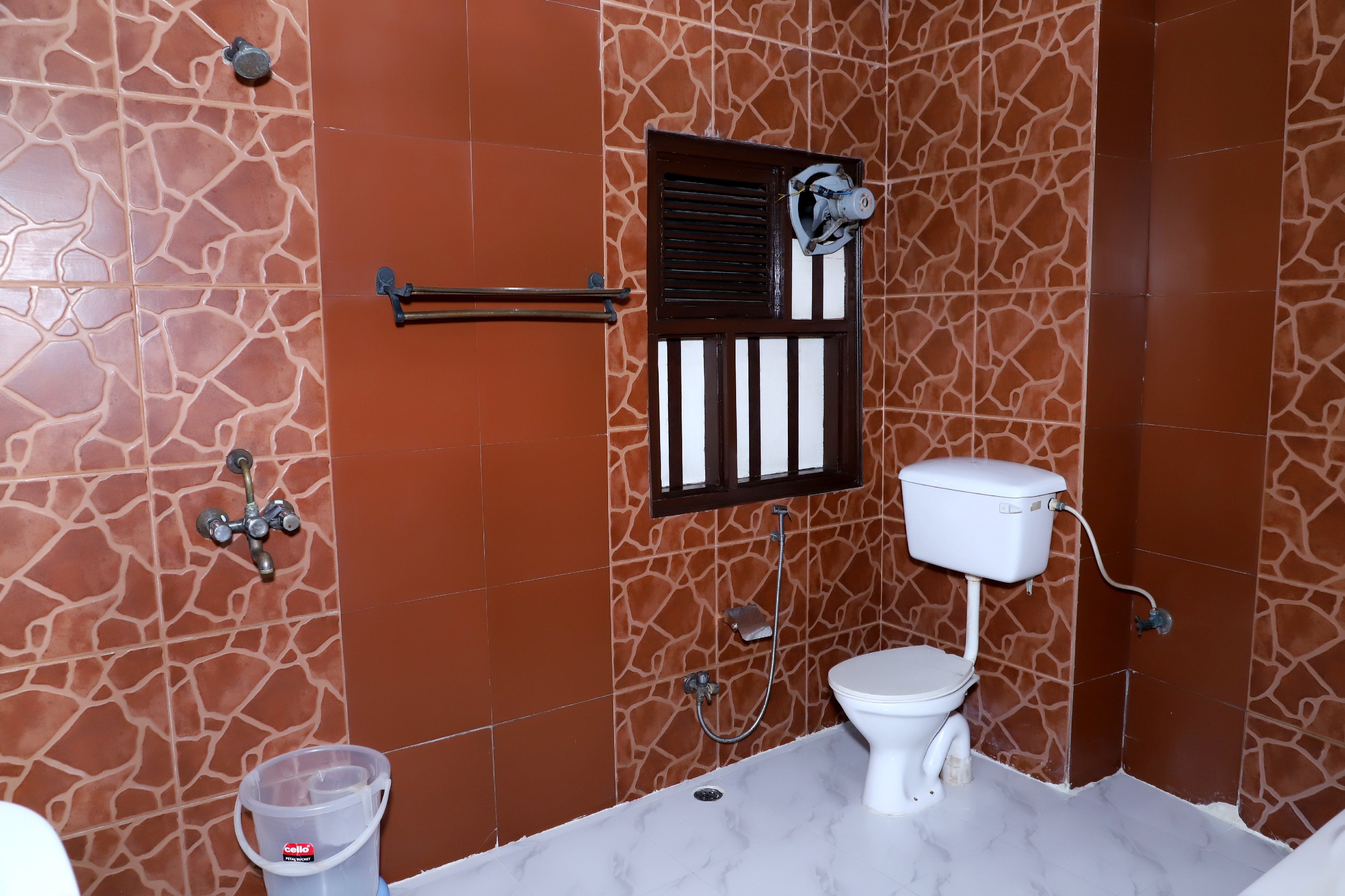 Hotel Ravya - Tap to explore photos